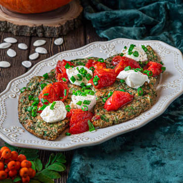Кю-кю с томатами, сливочным сыром и грецкими орехами